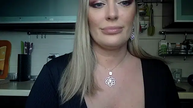 jenniferbluewater online show from September 18, 2025, 2:42 pm