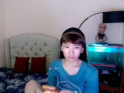 ShantalFoxxy  online show from April 14, 2026, 12:54 pm