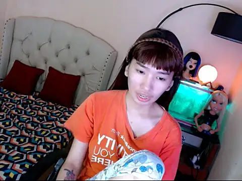 ShantalFoxxy  online show from October 29, 2025, 12:31 am