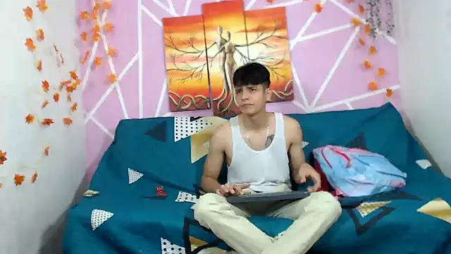 lau and boys18 online show from October 9, 2025, 1:22 pm