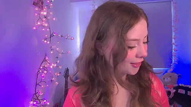 Snapshot of Lil_bela chatting on December 14, 2025, 12:33 pm Lil bela online show from December 14, 2025, 12:33 pm