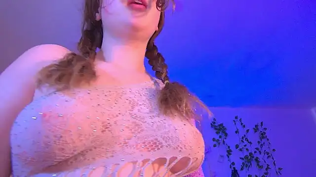 Snapshot of Lil_bela chatting on February 3, 2026, 12:21 pm Lil bela online show from February 3, 2026, 12:21 pm