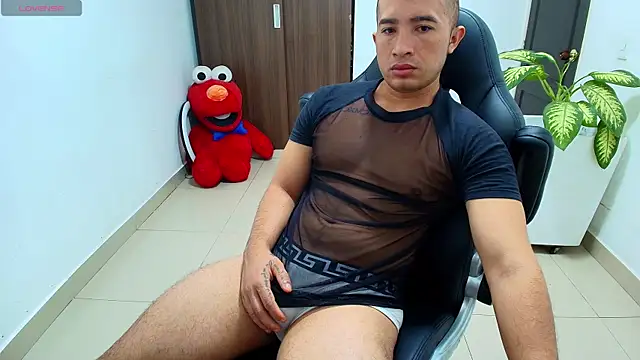 Snapshot of sebastian_oconnor77 chatting on October 1, 2025, 12:42 pm sebastian oconnor77 online show from October 1, 2025, 12:42 pm