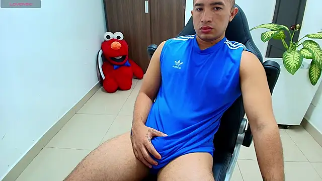 Snapshot of sebastian_oconnor77 chatting on September 29, 2025, 12:44 pm sebastian oconnor77 online show from September 29, 2025, 12:44 pm