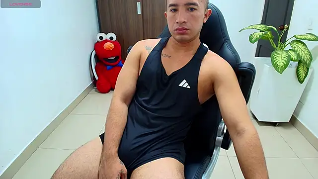 Snapshot of sebastian_oconnor77 chatting on September 30, 2025, 12:44 pm sebastian oconnor77 online show from September 30, 2025, 12:44 pm