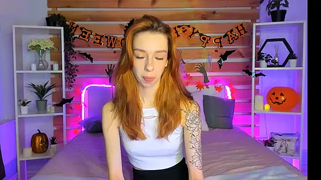 Snapshot of Lori_Williams chatting on October 28, 2025, 1:17 am Lori Williams online show from October 28, 2025, 1:17 am