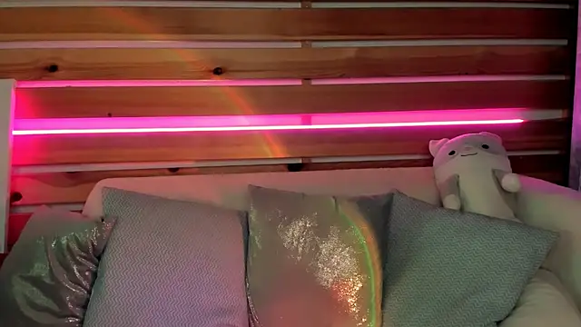 Snapshot of Lori_Williams chatting on October 22, 2025, 1:05 am Lori Williams online show from October 22, 2025, 1:05 am