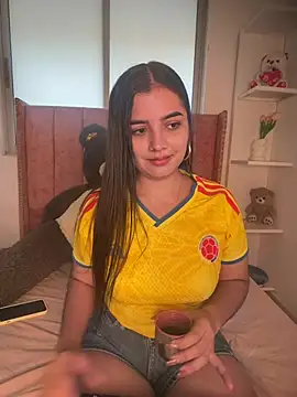 salomecute21 online show from July 3, 2026, 11:39 am