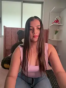 salomecute21 online show from June 3, 2026, 11:44 am