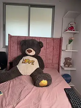salomecute21 online show from June 13, 2026, 11:52 am
