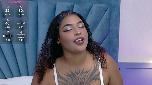 Cristal-Jonnes online show from November 21, 2025, 3:05 am