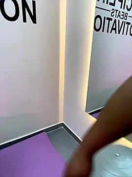 Snapshot of Cristal-Jonnes chatting on October 21, 2025, 5:07 am Cristal-Jonnes online show from October 21, 2025, 5:07 am