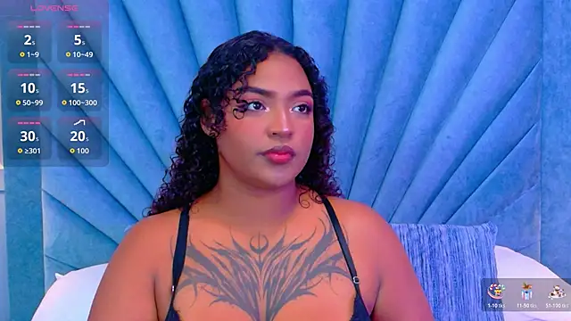 Snapshot of Cristal-Jonnes chatting on October 28, 2025, 4:35 am Cristal-Jonnes online show from October 28, 2025, 4:35 am