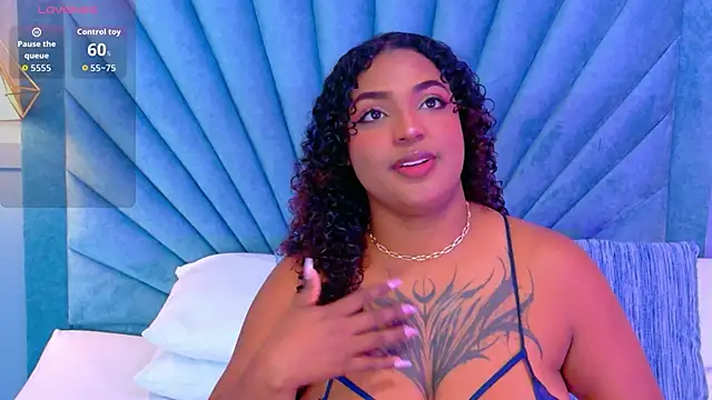 Snapshot of Cristal-Jonnes chatting on October 16, 2025, 3:04 am Cristal-Jonnes online show from October 16, 2025, 3:04 am