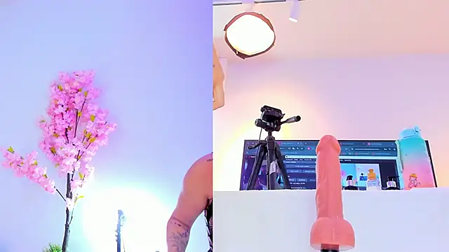 Snapshot of maily_zanss chatting on October 14, 2025, 7:14 pm maily zanss online show from October 14, 2025, 7:14 pm