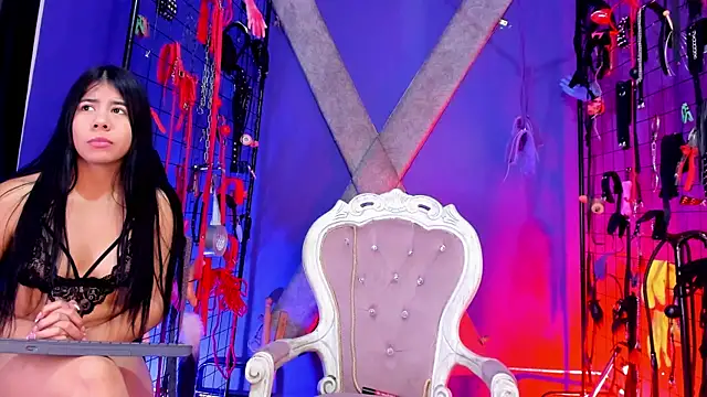 Snapshot of Eliz_bdsm chatting on October 31, 2025, 6:21 am Eliz bdsm online show from October 31, 2025, 6:21 am