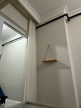 Snapshot of S-kt-et chatting on October 3, 2025, 5:58 pm S-kt-et online show from October 3, 2025, 5:58 pm