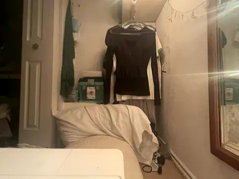 prettylilandrea online show from November 10, 2025, 7:02 am