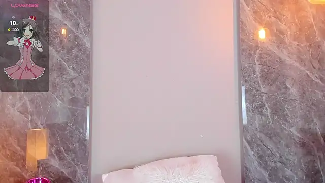 Emma hunter  online show from December 17, 2025, 8:58 pm