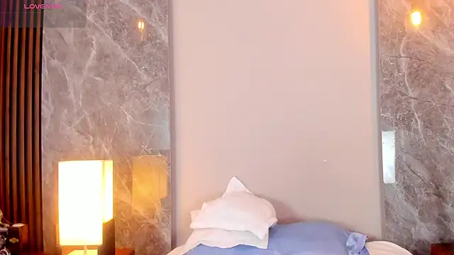 Snapshot of Emma_hunter_ chatting on October 28, 2025, 3:40 am Emma hunter  online show from October 28, 2025, 3:40 am