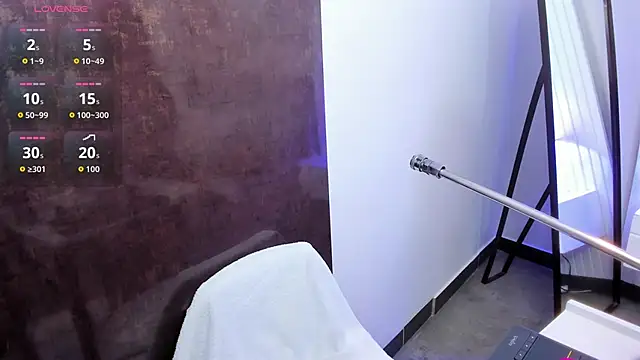 pocahontas lantina online show from November 30, 2025, 8:09 pm