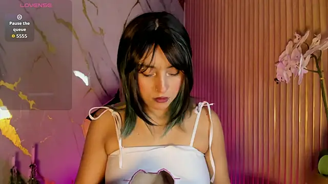 Snapshot of artemish__ chatting on October 20, 2025, 3:41 am artemish online show from October 20, 2025, 3:41 am