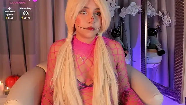 Snapshot of artemish__ chatting on October 3, 2025, 5:09 am artemish online show from October 3, 2025, 5:09 am