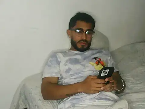 TU-MORENOO online show from November 19, 2025, 3:06 am