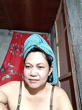 Snapshot of Everleigh_mom chatting on September 12, 2025, 1:50 am Everleigh mom online show from September 12, 2025, 1:50 am