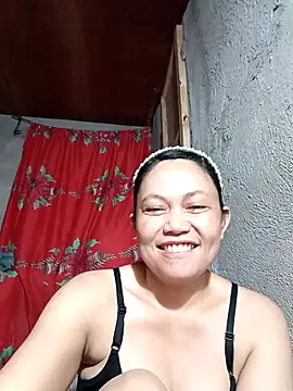 Snapshot of Everleigh_mom chatting on September 28, 2025, 7:59 am Everleigh mom online show from September 28, 2025, 7:59 am