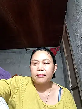 Everleigh mom online show from November 3, 2025, 3:12 am