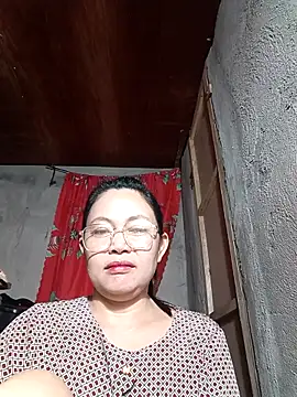 Everleigh mom online show from November 27, 2025, 10:48 am