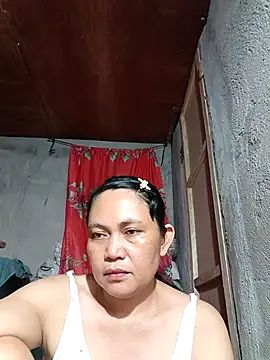 Snapshot of Everleigh_mom chatting on September 19, 2025, 10:30 am Everleigh mom online show from September 19, 2025, 10:30 am