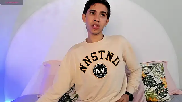 JoshuaSanzz online show from December 18, 2025, 2:27 am