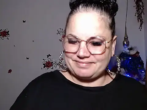 andreea2011 online show from October 2, 2025, 3:04 pm