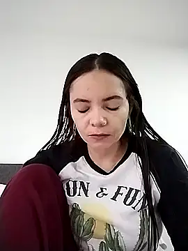 Cami Konor online show from November 21, 2025, 9:03 pm