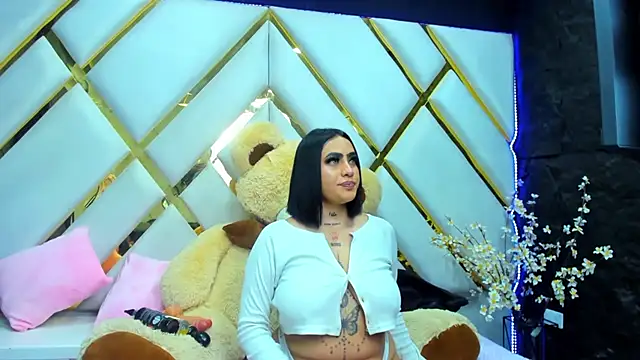 nikky latin online show from September 30, 2025, 3:56 am