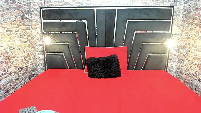 Snapshot of ALYANNA_HOT_ chatting on October 31, 2025, 12:24 pm ALYANNA HOT  online show from October 31, 2025, 12:24 pm