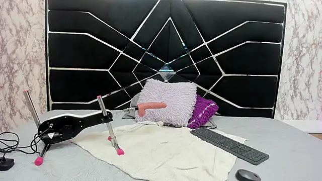 Snapshot of ALYANNA_HOT_ chatting on October 24, 2025, 12:59 pm ALYANNA HOT  online show from October 24, 2025, 12:59 pm