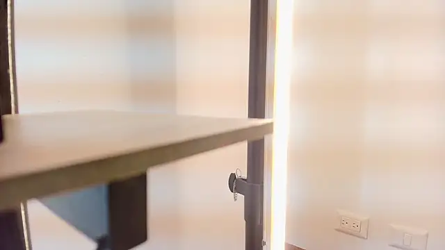 zarah andrew   online show from September 29, 2025, 12:00 pm