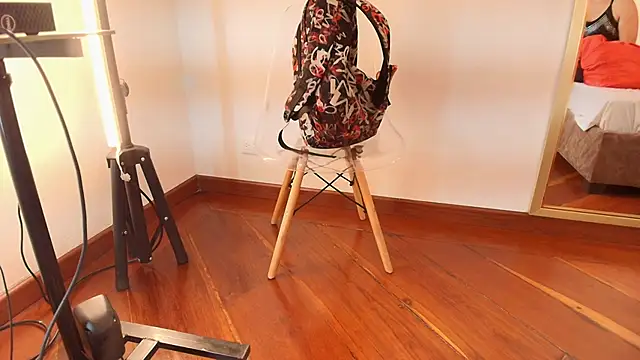 zarah andrew   online show from October 4, 2025, 1:45 pm