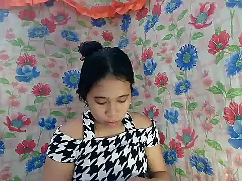 Snapshot of Pinay_Skinny18 chatting on October 2, 2025, 12:47 am Pinay Skinny18 online show from October 2, 2025, 12:47 am