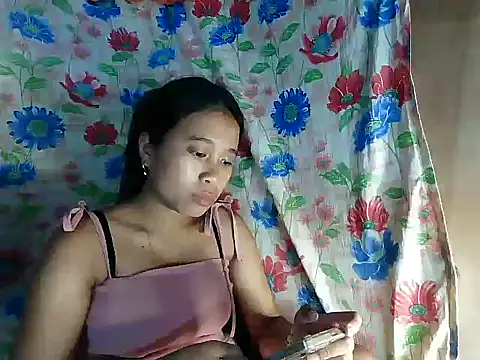 Snapshot of Pinay_Skinny18 chatting on October 1, 2025, 10:41 am Pinay Skinny18 online show from October 1, 2025, 10:41 am