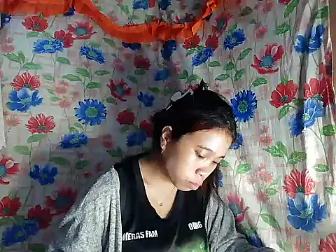 Snapshot of Pinay_Skinny18 chatting on October 5, 2025, 7:59 pm Pinay Skinny18 online show from October 5, 2025, 7:59 pm