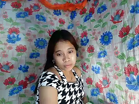 Snapshot of Pinay_Skinny18 chatting on October 2, 2025, 12:52 pm Pinay Skinny18 online show from October 2, 2025, 12:52 pm