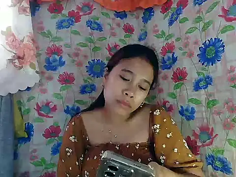 Snapshot of Pinay_Skinny18 chatting on October 29, 2025, 8:13 am Pinay Skinny18 online show from October 29, 2025, 8:13 am