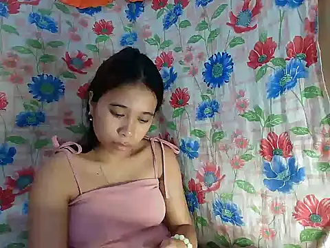Snapshot of Pinay_Skinny18 chatting on September 25, 2025, 12:05 am Pinay Skinny18 online show from September 25, 2025, 12:05 am