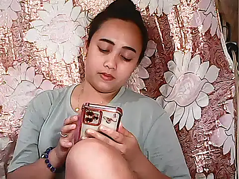 Snapshot of Pinay_Chubby20 chatting on October 8, 2025, 8:05 am Pinay Chubby20 online show from October 8, 2025, 8:05 am