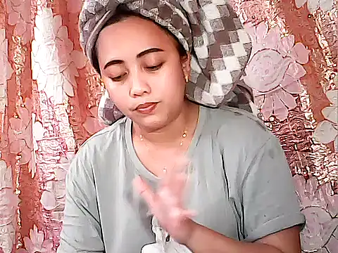 Snapshot of Pinay_Chubby20 chatting on September 18, 2025, 3:42 am Pinay Chubby20 online show from September 18, 2025, 3:42 am