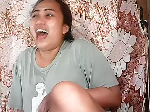 Snapshot of Pinay_Chubby20 chatting on October 28, 2025, 12:48 pm Pinay Chubby20 online show from October 28, 2025, 12:48 pm